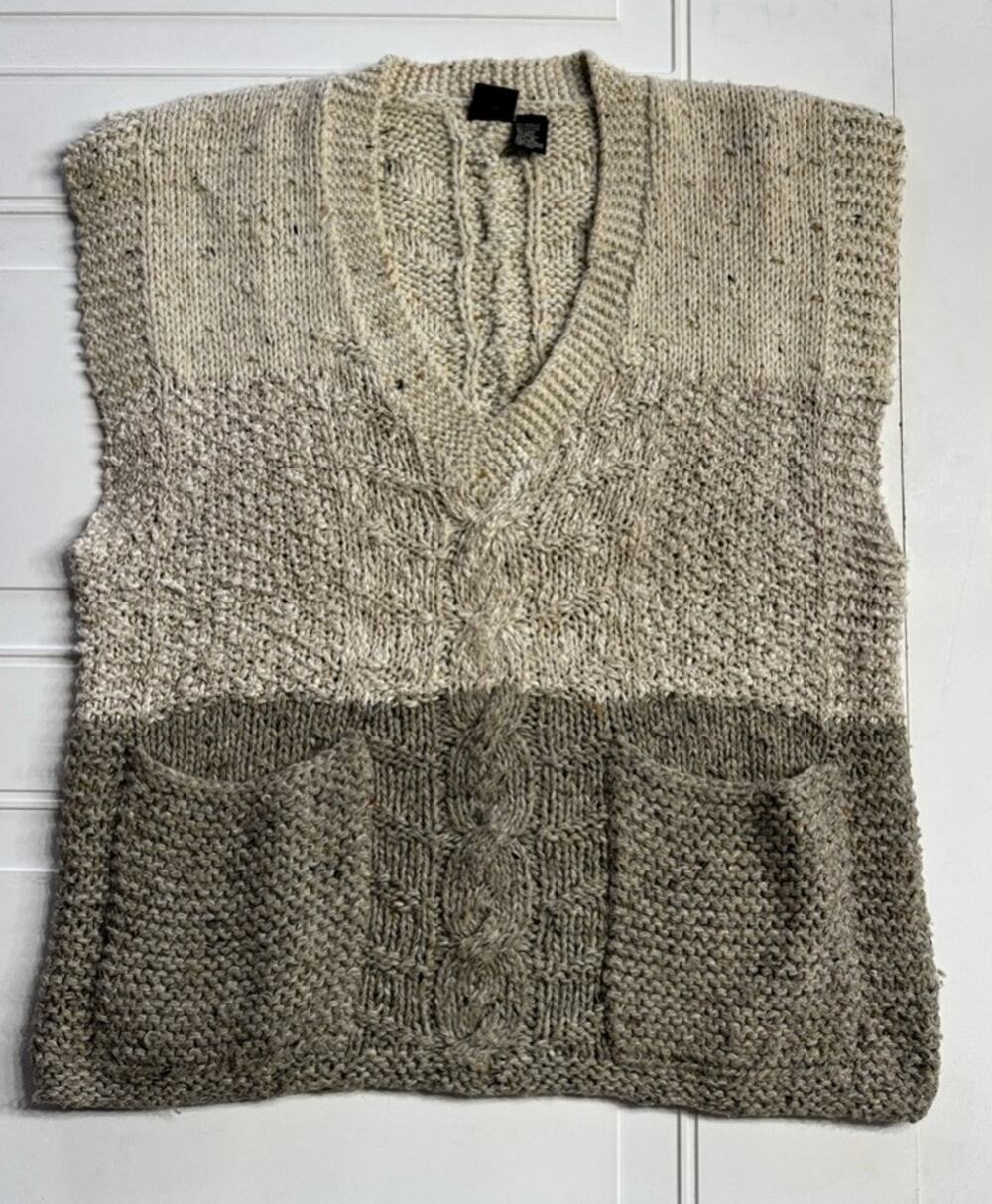 Liz Claiborne Womens Sz M Vintage Colorblock Cream Gray Sleeveless Knit Sweater